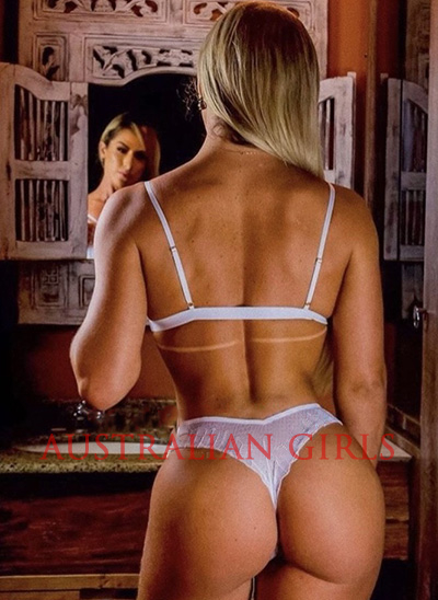 Fourth photo of Amanda Lago
