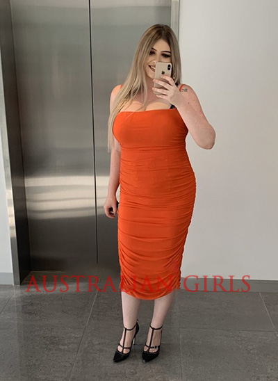 Third photo of Arianna North