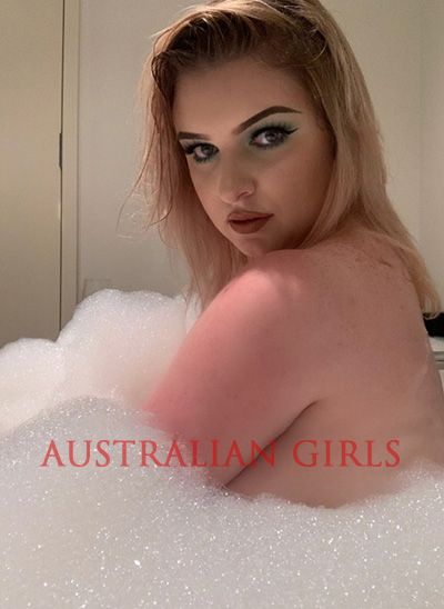 Extra photo of Arianna North