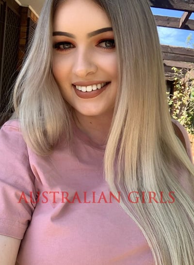 Second extra photo of Arianna North