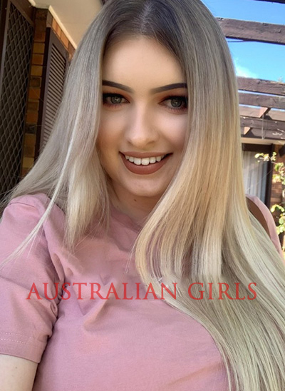 Third extra photo of Arianna North