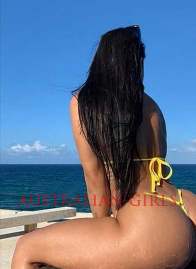 Fifth photo of Nicoly